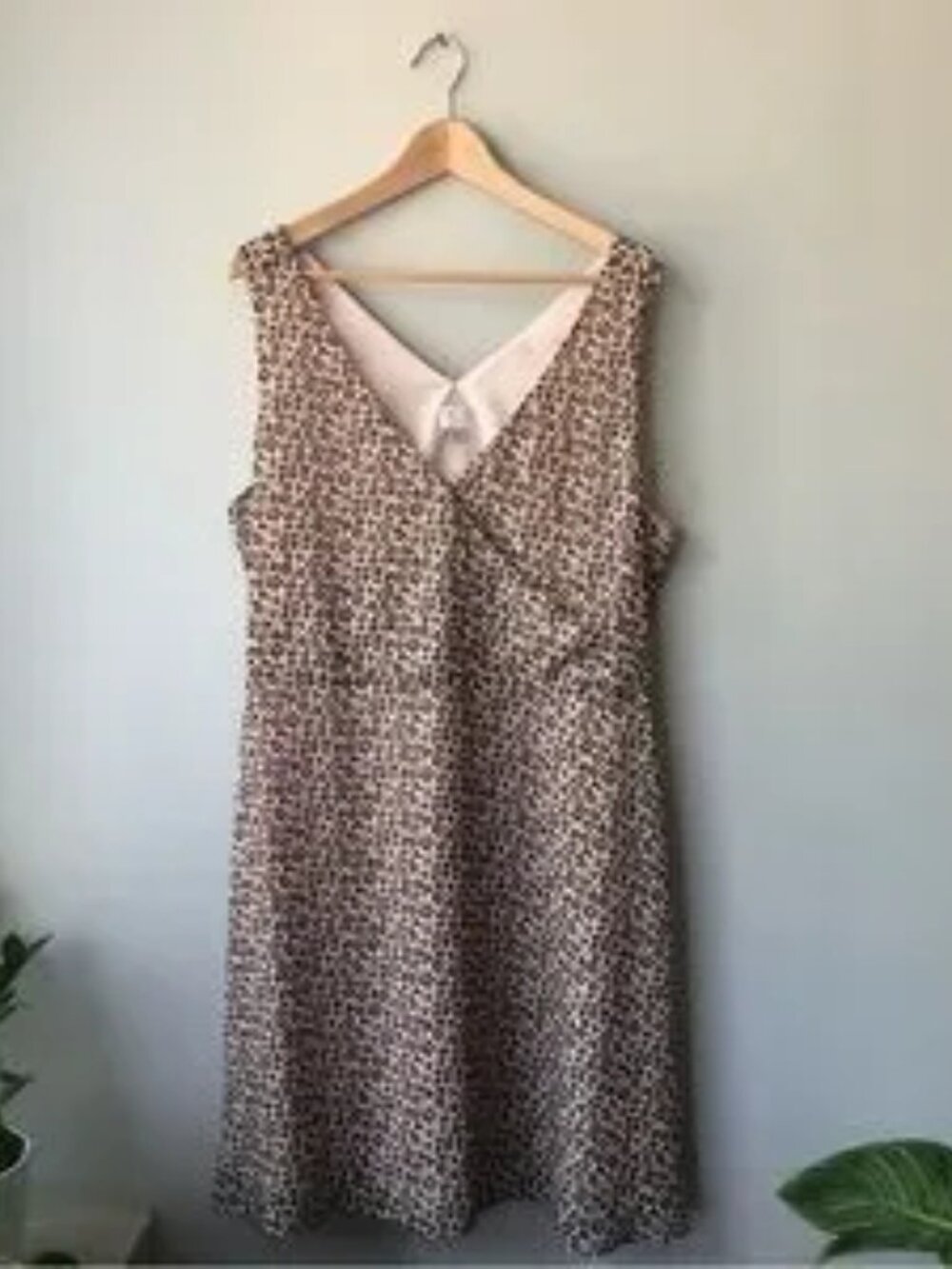 Leopard print sleeveless dress